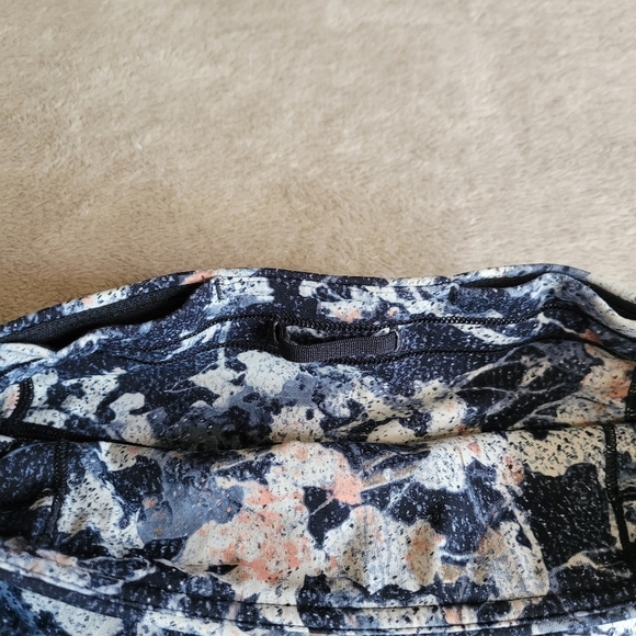 Lululemon Speed Up Tight Full-On Luxtreme 28" Spring Bloom Multi size 2 - Picture 13 of 14